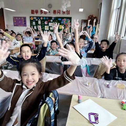 同做月饼，共迎中秋——淮安市实验小学三(13)班庆祝中秋节活动