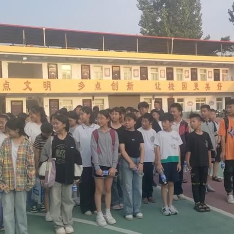 无缝对接，提前感受初中生活——记下峪镇小和崇阳小学六年级学生参观下峪镇中