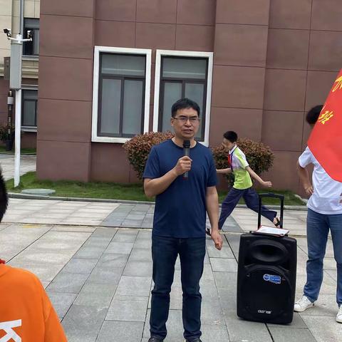 榜样引领  不负韶华——华师实校六年级期中表彰大会