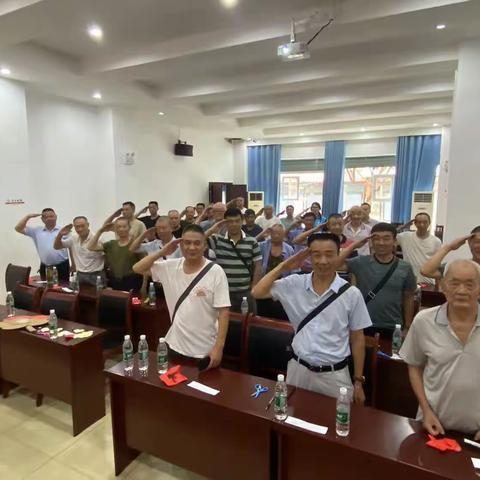 追忆峥嵘岁月，致敬退伍军人