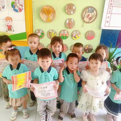 记录着你们的点点滴滴是一种幸福愿时光缓慢且温柔[爱心]绘画在你们眼中就像缤纷的彩虹🌈👉🌆