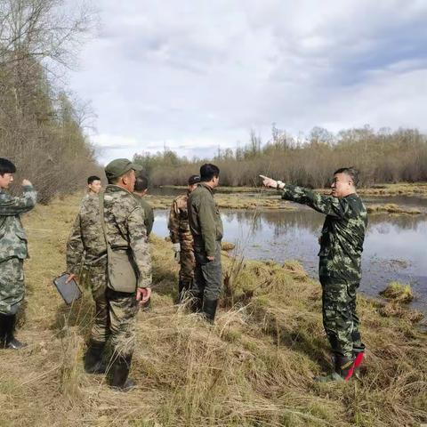 陈文阳一行8人深入林场开展实地调研