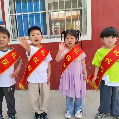 张庄幼儿园中二班第十五周精彩瞬间