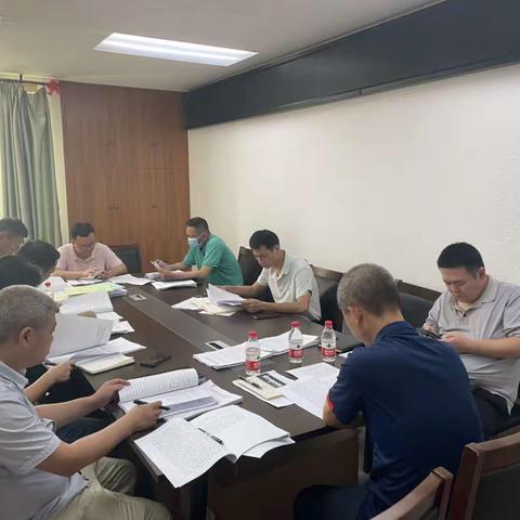 区住建局召开党组（扩大）会议传达中央纪委国家监委有关通报