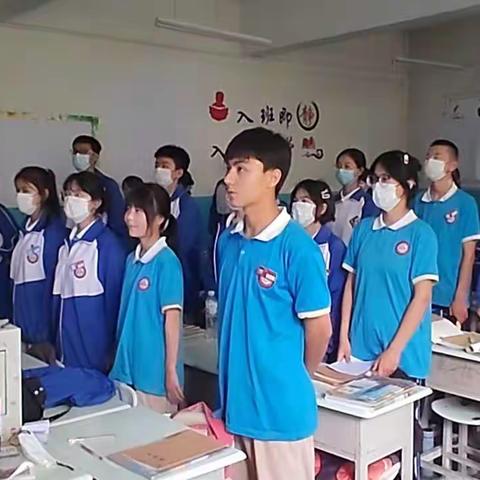 吐鲁番第二中学高一十六班和湘潭第一中学1+1红石榴活动   同唱一首歌，湘吐一家亲