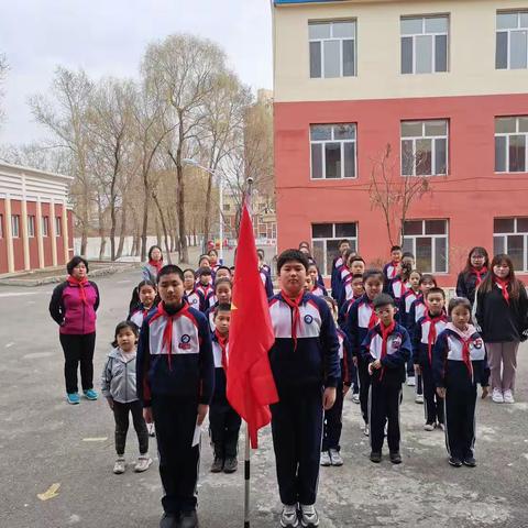 “缅怀革命先烈，弘扬民族精神”—磐石市朝鲜族实验小学清明节主题活动