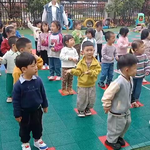 蓝淼幼儿园——托一班🎈