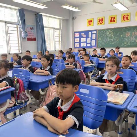 世界献血日，大爱暖人间——三环逸夫小学世界献血日主题活动