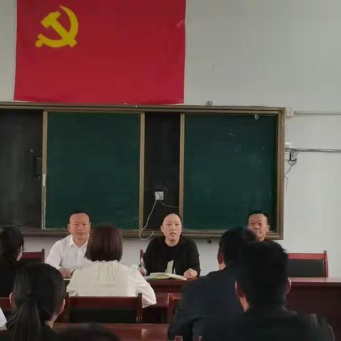 关怀暖人心 砥砺奋进中         ----杨莉书记莅临我校检查指导工作