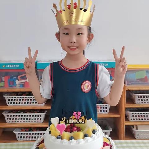 祝李雨婷小美女生日快乐，天天开心