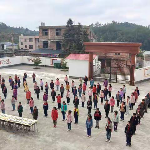 作业展评促“双减” 优秀作业亮风采 —于都县银坑镇香塘小学优秀作业展评活动（副本）