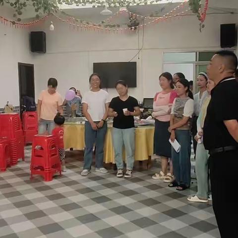 园有爱、心同在——仁怀市学孔镇中心幼儿园教师节团建活动