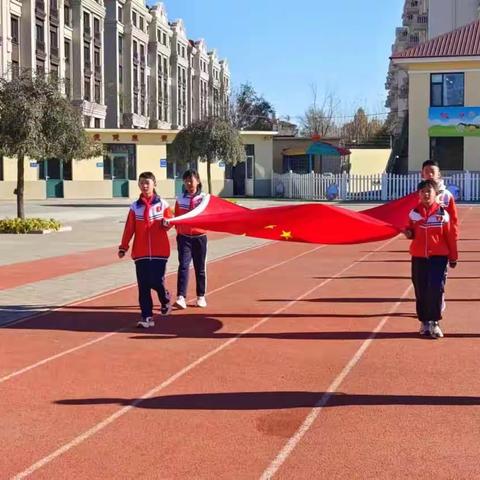 “学习新思想，做好接班人”——北戴河区海北路小学四（2）中队主题升旗仪式