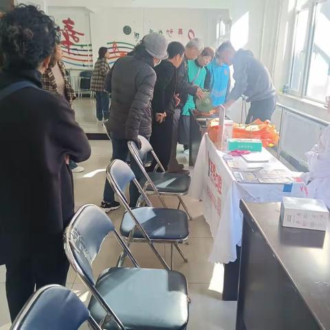 深秋里的一场便民服务活动