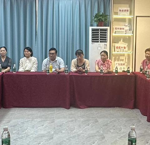 政协委员联系界别群众工作站(农工党)召开护士节座谈会