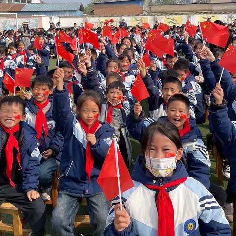 三5班小艺中队学习中小学生守则