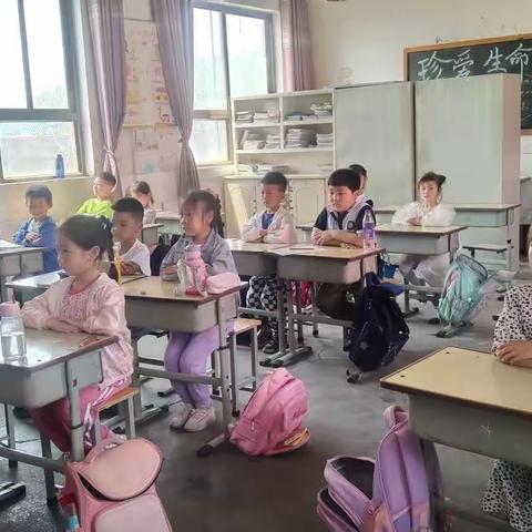 你好，少先队——殷都区曲沟镇车村小学一年级队前教育