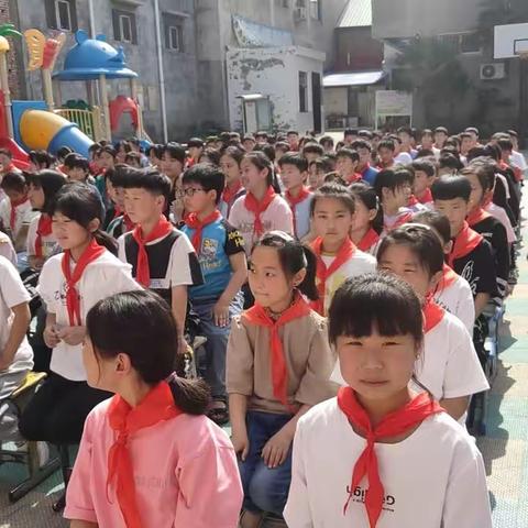 马铺镇厂后街小学“珍爱生命，安全第一”