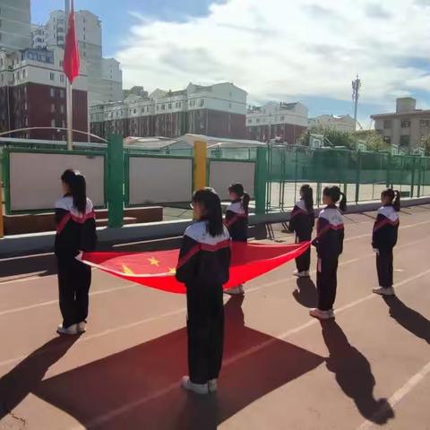 集宁区前进路小学《同升国旗 同唱国歌》主题升旗仪式