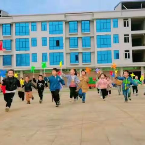 廉桥哈博幼儿园2023年秋季预订学位火热进行中💕💕。