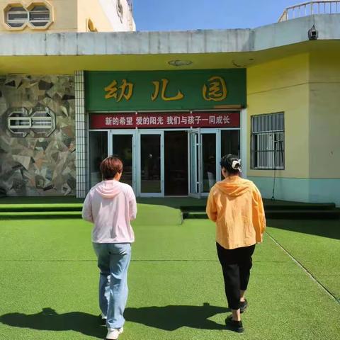 中原路街道滨河社区开展“守护一老一小食品消防安全”排查工作