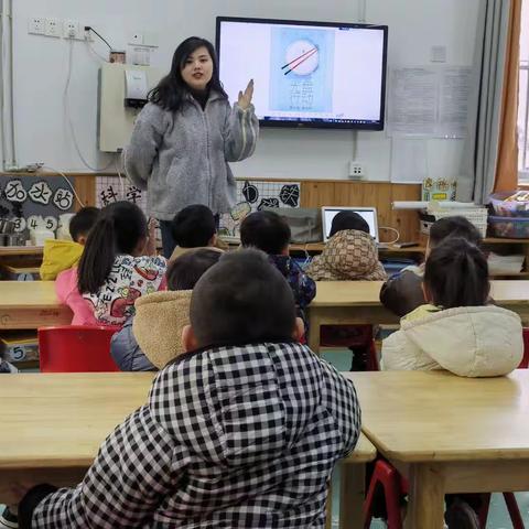 唱响光盘，文明用餐——实验小学附属幼儿园小一班光盘行动