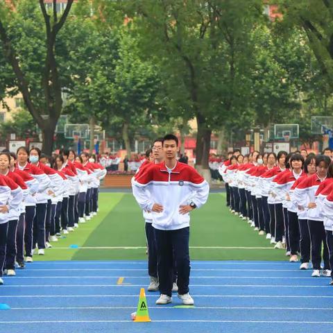 特色大课间，活力满校园———西安市第八十五中学迎接雁塔区教育局专家组对我校阳光体育大课间活动检查督导