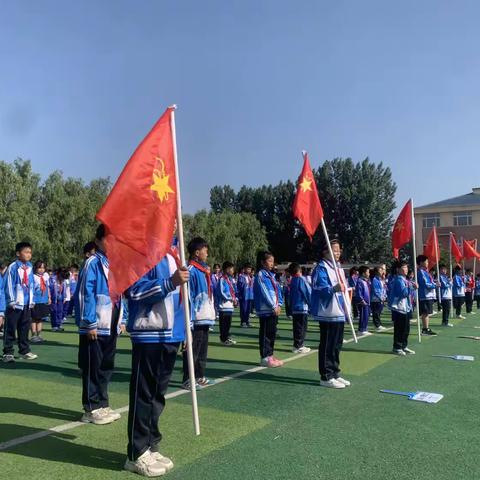 姚集小学举办“为红领巾添彩，向新梦想奋进”入队仪式