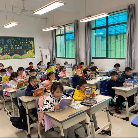 “ 春季好时光 读书正当时 ”  黄陂路小学一（3）班春季读书活动纪实