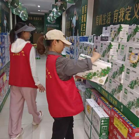 金耀街道前锋社区网格员协助社区开展食品消防安全隐患排查