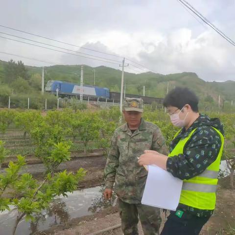 兴华街道秀水社区爱路护路巡查