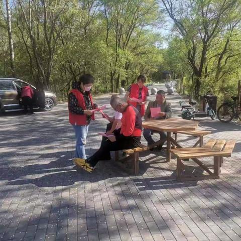 兴华街道秀水社区开展美好生活民法典相伴的普法宣传活动