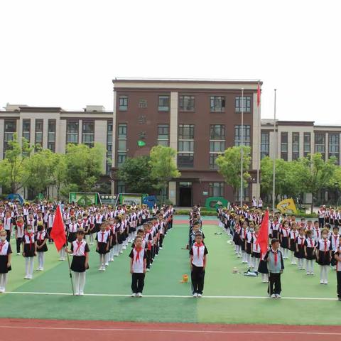 尖草坪区第三实验小学“学习二十大争做好队员”入队仪式