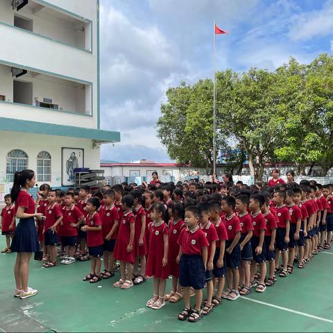 走进小学 体验成长——灵山县佛子镇中心幼儿园幼小衔接班参观小学主题活动