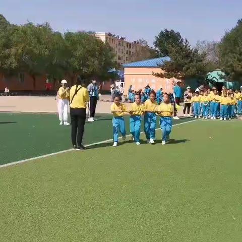 “享运动之美 做勇敢少年”—巴五小三年一班运动会萌娃随访