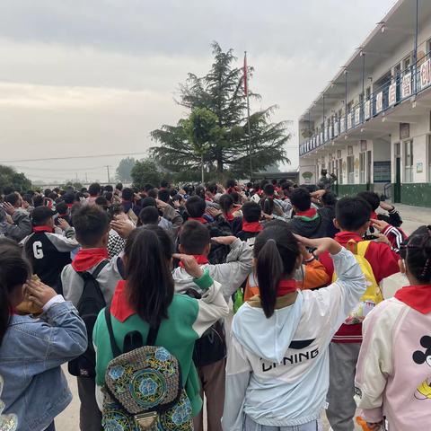 “寻圣夫子山，一日三千年”卷地曹小学研学旅行活动纪实