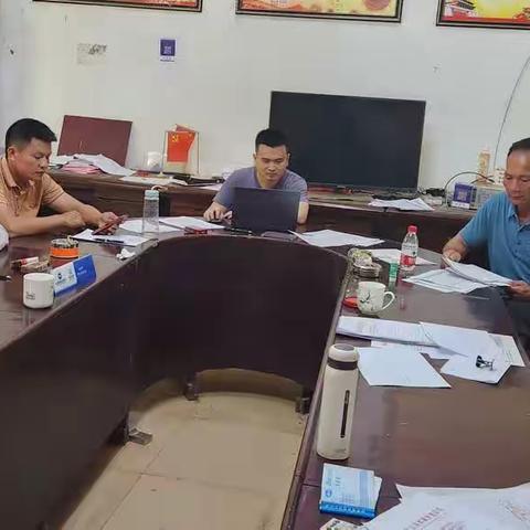 2023年5月23日海南大华园律师事务所王端木律师到皇桐潭楼村委会进行关于《信访工作条例》的法律讲座