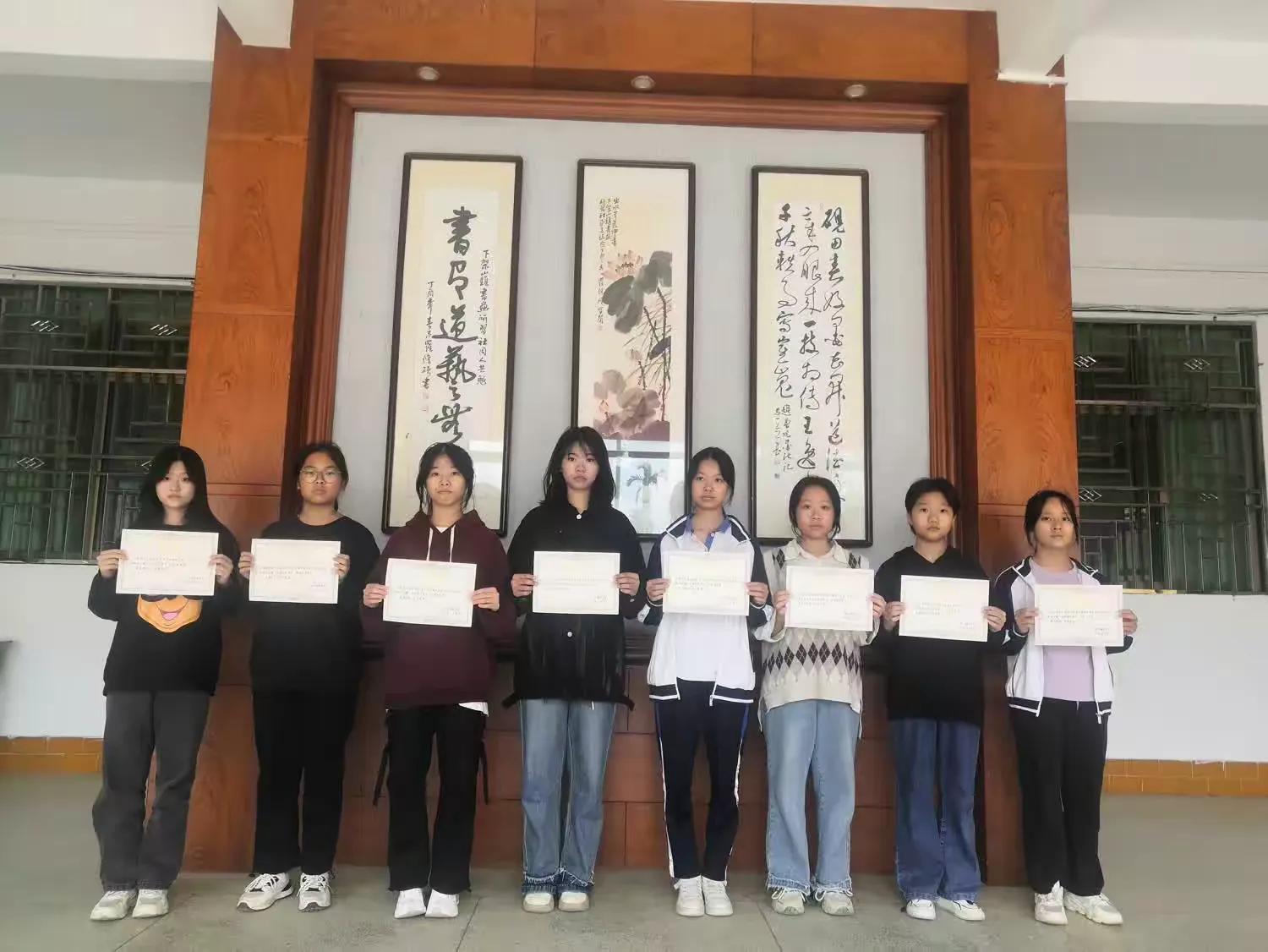 简篇-我校学生参加镇“小手拉大手,创建卫生镇”手抄报比赛喜获佳绩