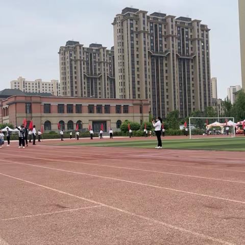 白釉青花一火成    三年四班我最行