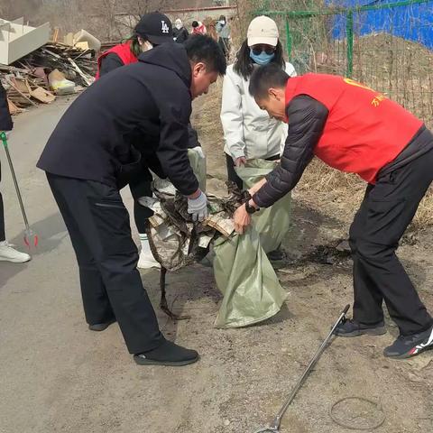 学习雷锋好榜样，清捡垃圾美环境