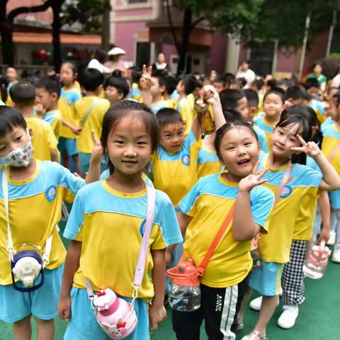 初遇小学，感悟成长 ——苏仙区机关幼儿园大班参观小学活动