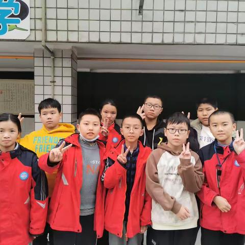 享美食之乐，悟劳动之美——名山区实验小学六九班小厨房活动