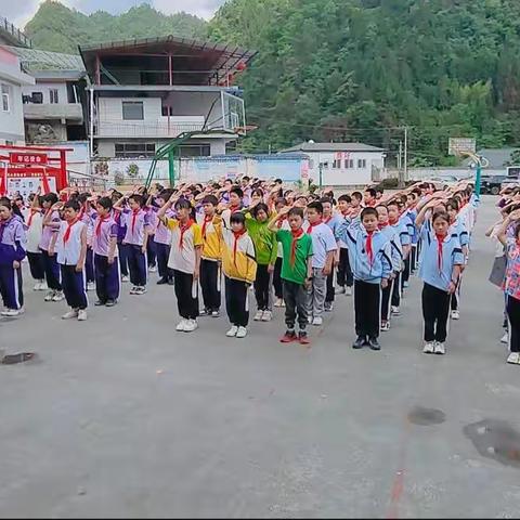 利川市沙溪乡石门小学 2023年春季学期新队员入队仪式