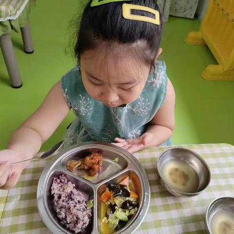 童之初幼儿园大二班一日生活(6月20日)