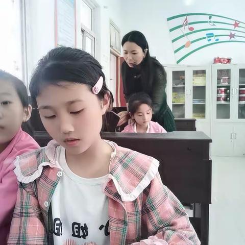 用美妙的音符 奏出灿烂的人生乐章