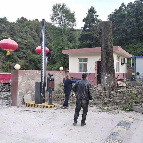 春林村大力开展环境卫生整治美化人居环境