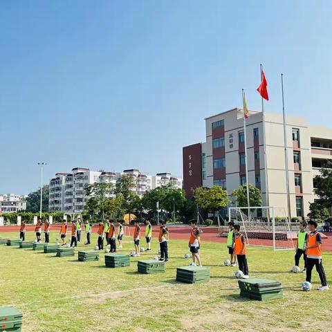 新课标背景下“学练赛评”一体化教学实践研究——虹晖小学教学研讨活动