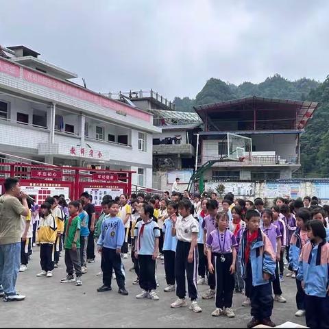 利川市沙溪乡石门小学庆六一趣味运动会