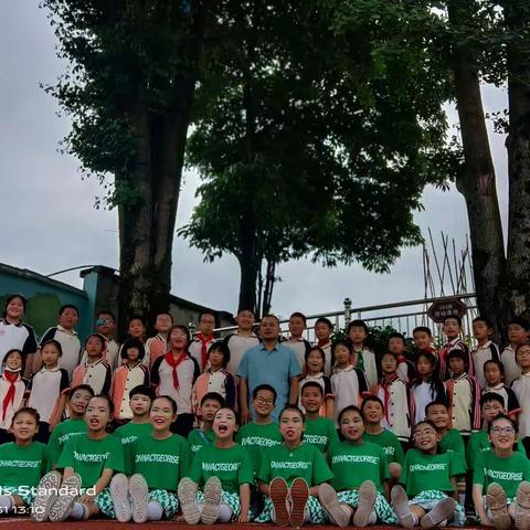 祝愿可爱的孩子们，像初升的太阳，明天心比天还要高，如涓涓的小溪，明天将变成大河。