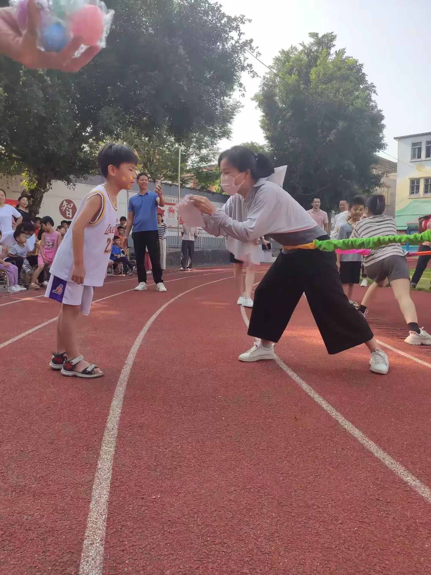 简篇-“快乐童心,放飞梦想”——素龙小学庆祝国际“六一”儿童节